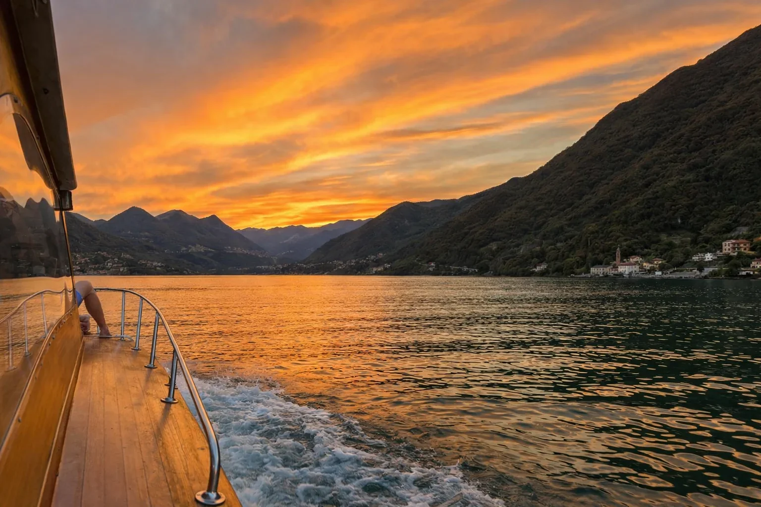 Sunset on Lake Como: Best Spots, Timing, and Why the Lake Changes at Night